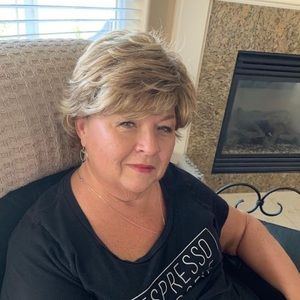 Meet your Posher, Pam